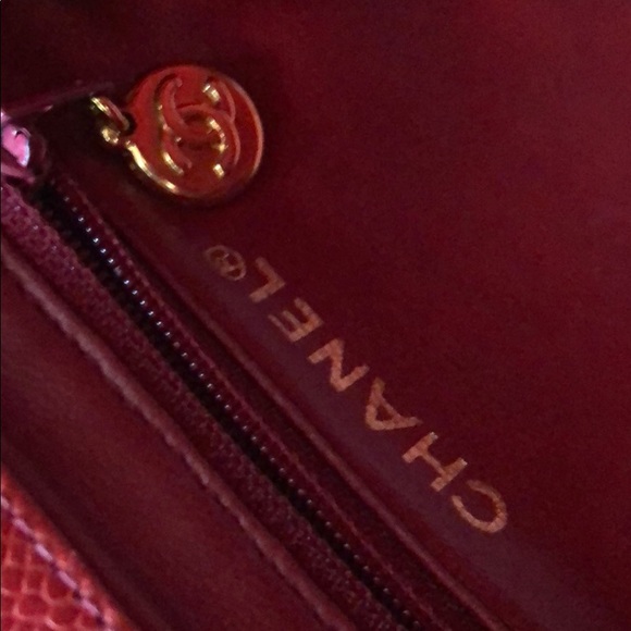 SOLD RARE Vintage Red Caviar Messenger Bag Gold HW - Picture 13 of 16